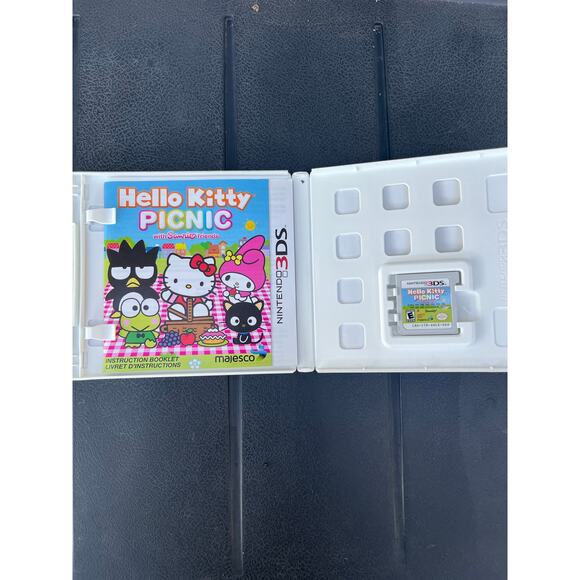 Hello Kitty picnic with Sanrio DS game- complete- Preowned - Picture 2 of 2